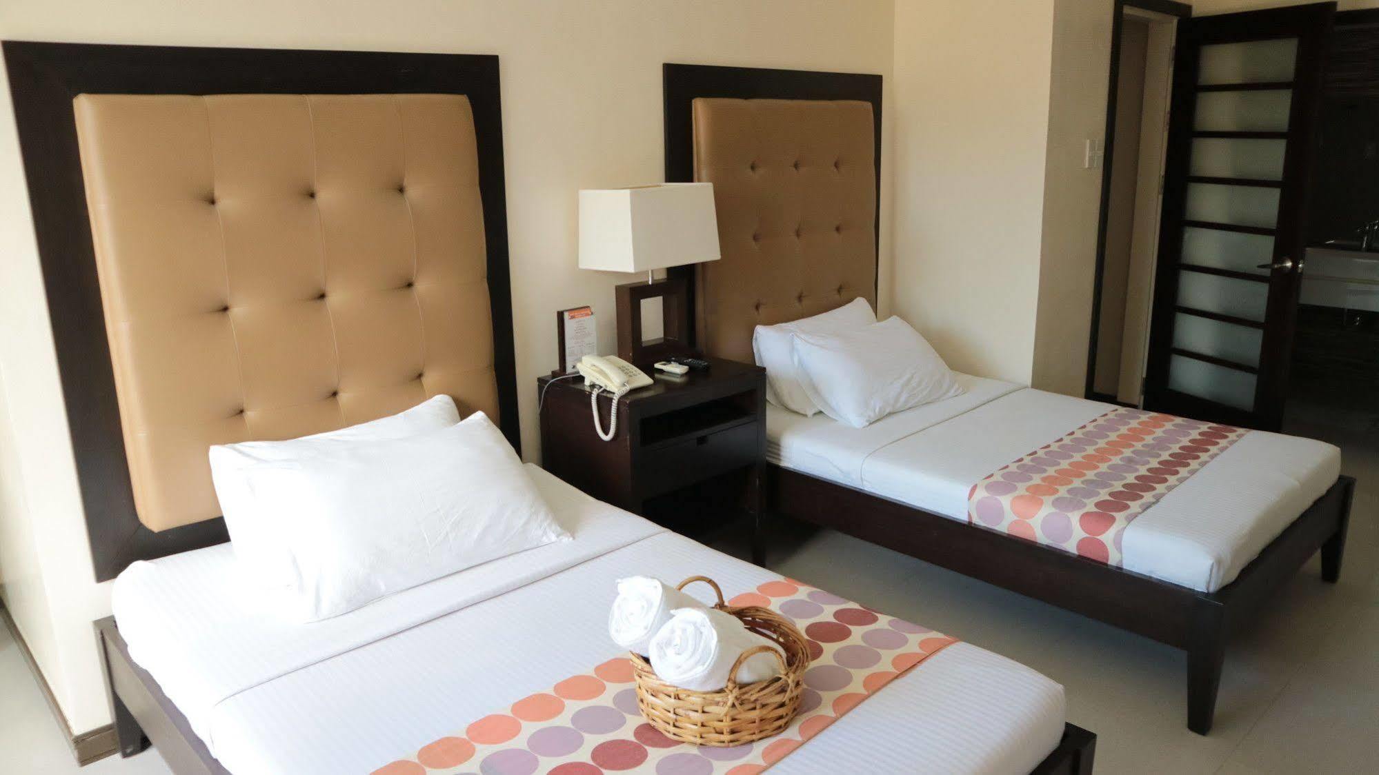 Puerto Del Sol Beach Resort And Hotel Club Bolinao Pangasinan Exterior foto
